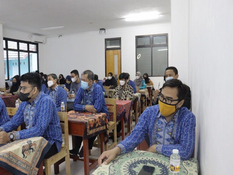 Foto Pengajian Bulanan SMK Muhammadiyah 3 Tangerang Selatan (DR. H. Endang Surahman, MA)