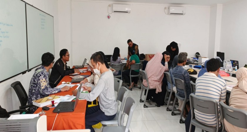 Antusias Orang Tua dalam Pendaftaran Siswa Baru di SMK Muhammadiyah 3 Tangerang Selatan